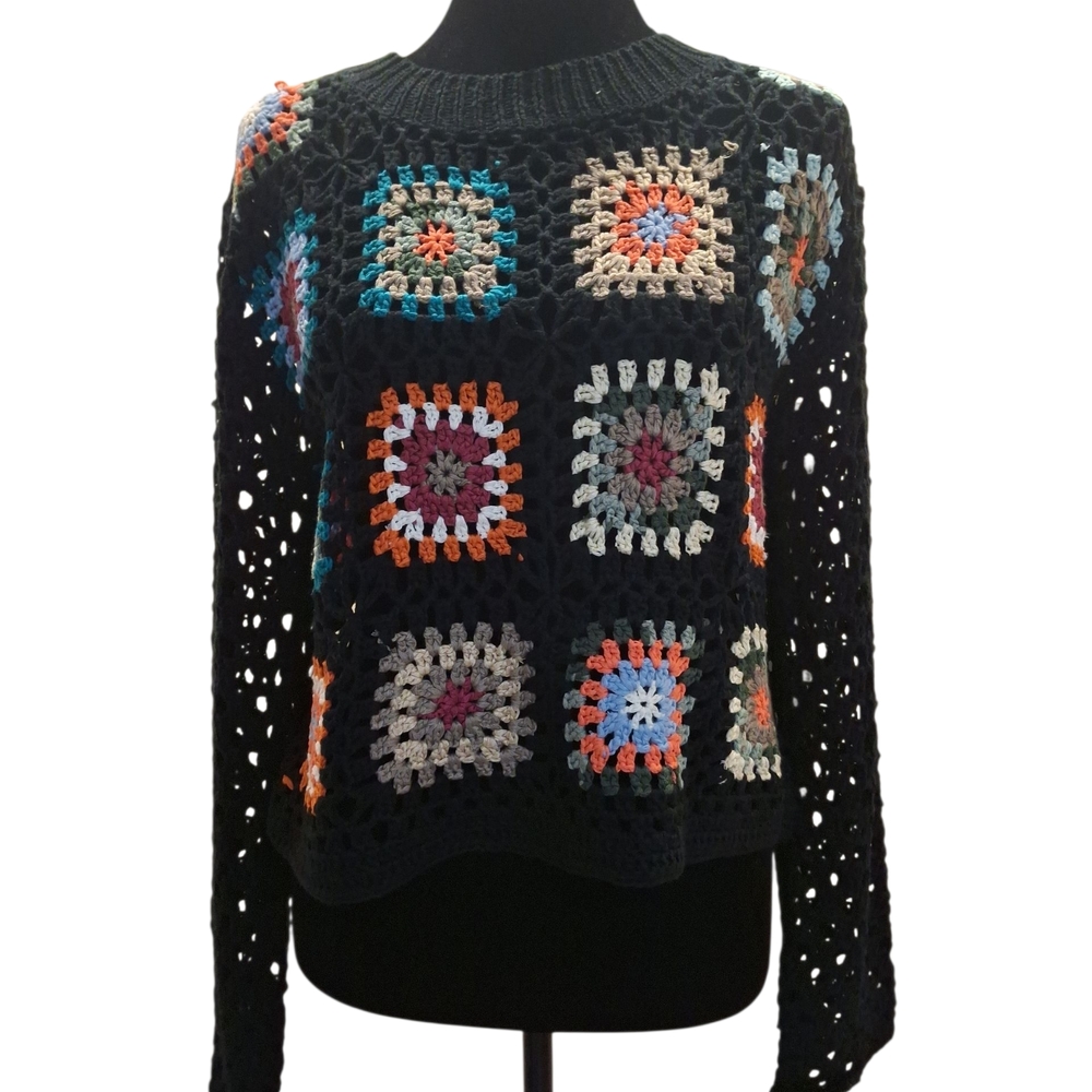 "Dreamers byDebut" NWT SZ M Black and Red Crew Neck Sweater with Granny Squares
